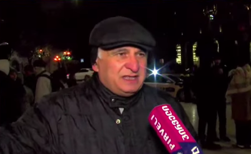 “ვინც 41 გააფერადა, იმათზეა ეს ცოდვა, რაც საქართველოში ხდება“ - პარლამენტის წინ მოქალაქეები იკრიბებიან