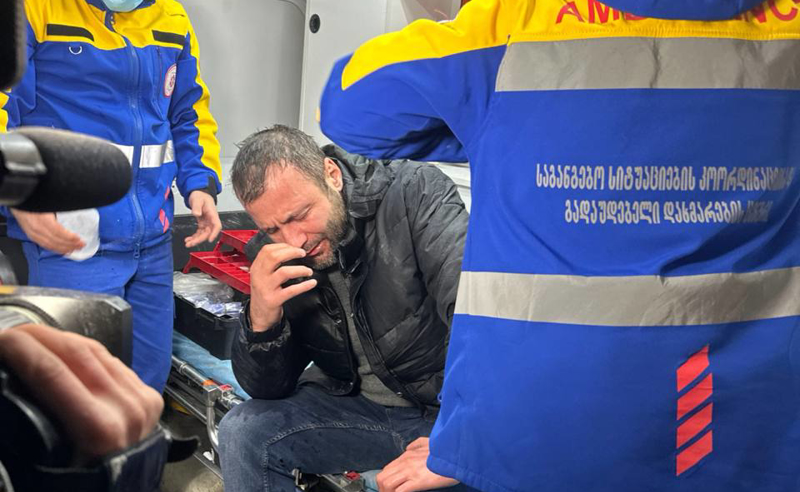 შს სამინისტროს ძალადობრივი ქმედებების შედეგად "ტვ პირველის" კიდევ ერთი ოპერატორი,  დავით ბიჭიკაშვილი დაშავდა