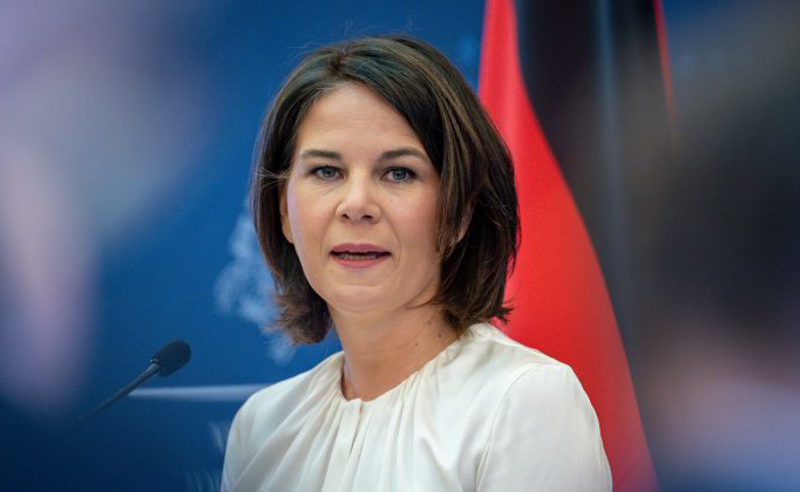 საქართველოს მოქალაქეები ევროპის გულს თბილისის ქუჩებში ატარებენ და წყლის ჭავლის წინააღმდეგ ევროკავშირის დროშა უჭირავთ - ბერბოკი