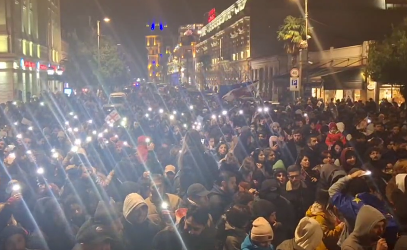 ბათუმში აქციაზე უპრეცედენტოდ ბევრი ხალხი გავიდა 