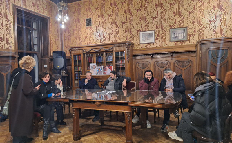 მწერლები მწერალთა სახლის დირექტორს მოუწოდებენ, დაგმოს ძალადობა - ქეთევან დუმბაძე დაიმალა