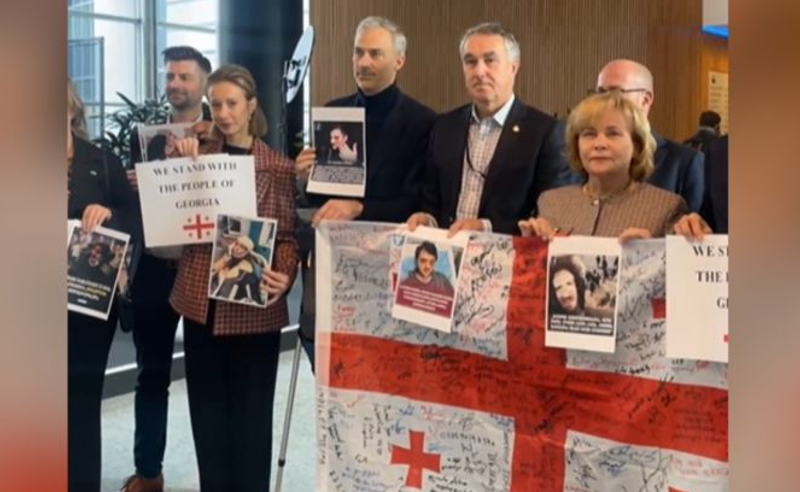 "ვდგავართ ქართველი ხალხის გვერდით" - სოლიდარობის აქცია ევროპარლამენტში