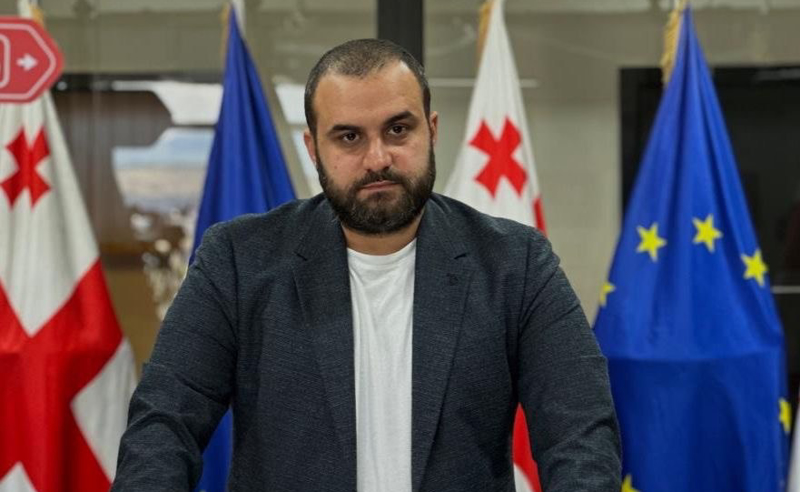 ენმ-ის ლიდერი წერს, რომ მის სახლში ჩხრეკაზე შესვლას ცდილობენ