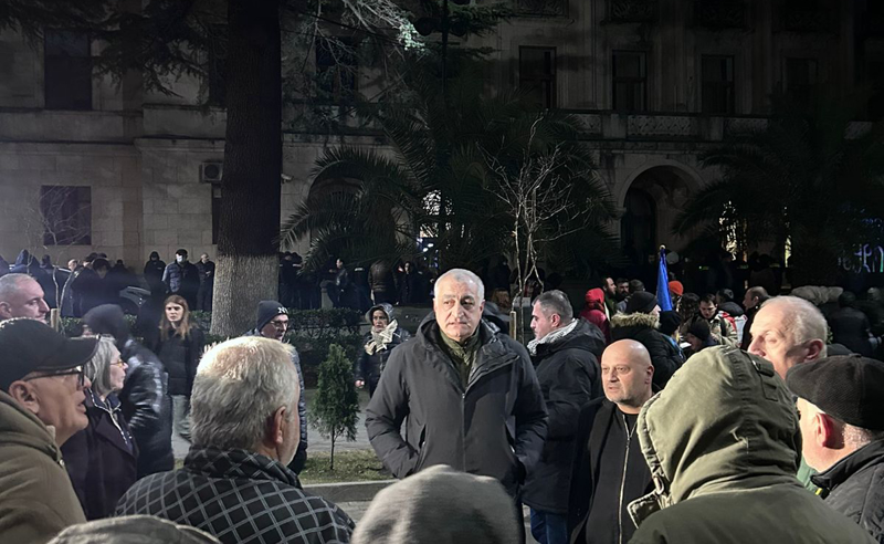ყველას უნდა გავაგებინოთ, რომ არა მხოლოდ რუსთაველზე, არამედ ყველა ქალაქში წყდება საქართველოს ბედი!  - ხაზარაძე