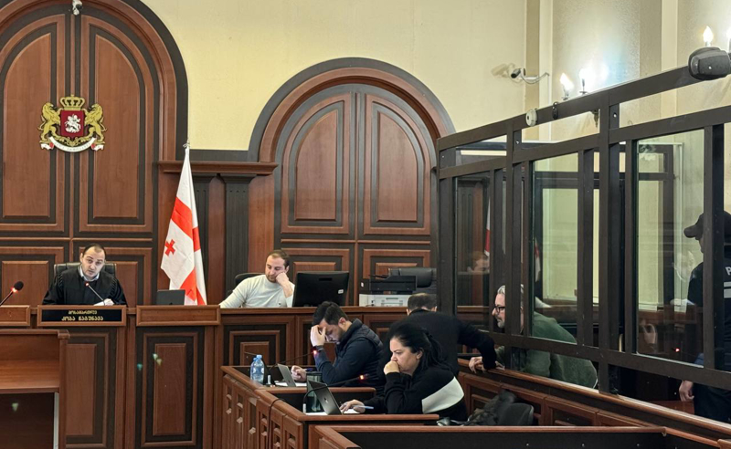 საქალაქო სასამართლოში ნიკა გვარამიას სასამართლო პროცესი მიმდინარეობს