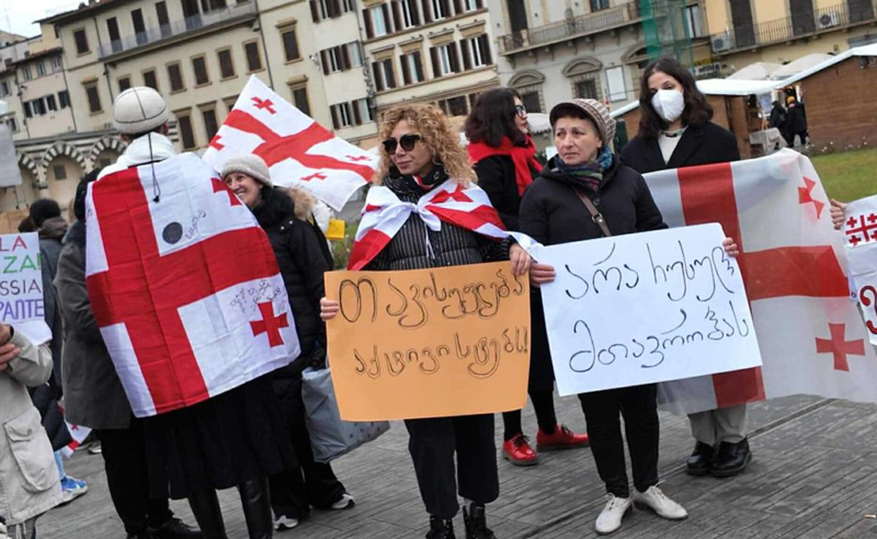 "არა რუსულ მთავრობას!" - ემიგრანტების აქცია ქალაქ ფლორენციაში