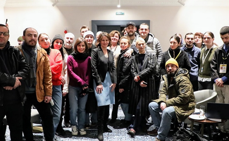 მედია დემოკრატიის ქვაკუთხედია, ჩვენ ვგმობთ "ოცნების" მიერ განხორციელებულ ძალადობას - აშშ-ს საელჩო