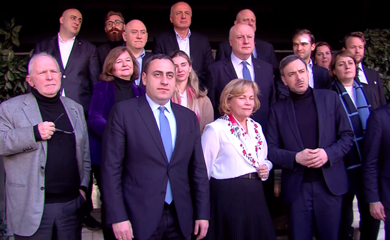 "საუბარი იყო, რა ნაბიჯები შეიძლება გადაიდგას მათი მხრიდან" - ევროპარლამენტარების და ოპოზიციის შეხვედრა დასრულებულია 