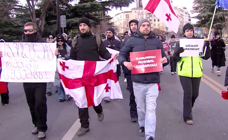 გრაფიკული დიზაინერები რუსთაველის გამზირზე მიმდინარე საპროტესტო აქციას შეუერთდნენ