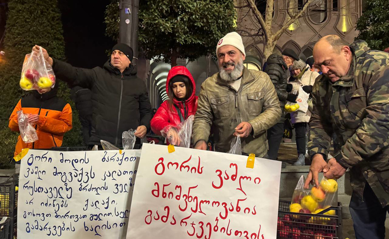 თბილისში მიმდინარე საპროტესტო აქციას ოკუპანტების მიერ მოკლული თამაზ გინტურის ძმა შეუერთდა