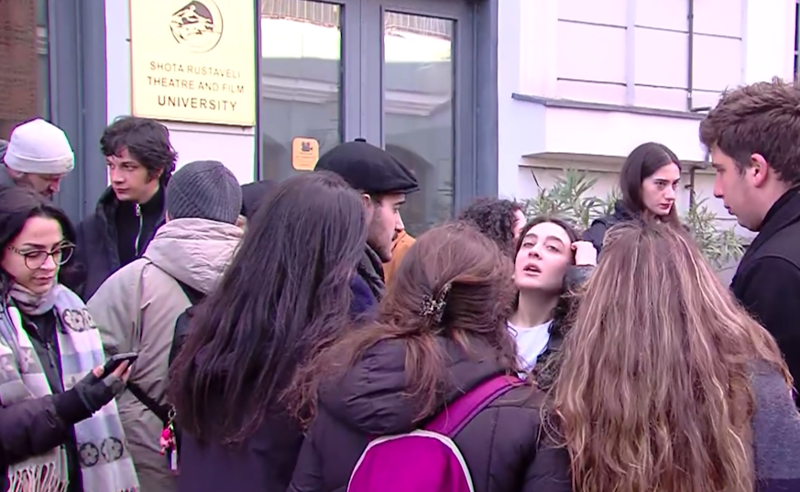 პროტესტმა შედეგი გამოიღო - თეატრალური უნივერსიტეტი სოლიდარობის განცხადებას გამოაქვეყნებს