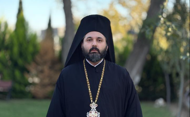 ასიათასობით ადამიანის ქუჩაში დგომას ძალაუფლებას ჩაბღაუჭებული რეჟიმი დამცინავად შეჰყურებს - არქიმანდრიტი ილია ჯინჯოლავა