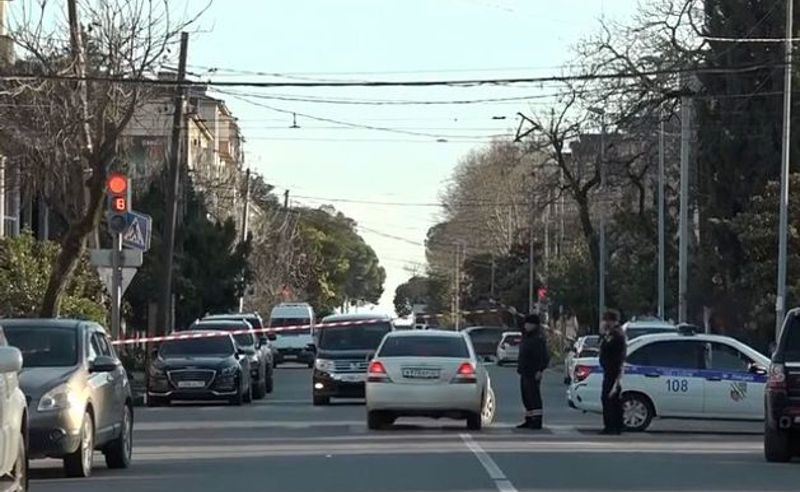 ოკუპირებული აფხაზეთის ე.წ. პარლამენტში, სროლაში ეჭვმიტანილი "დეპუტატის" სახლი დაცხრილეს