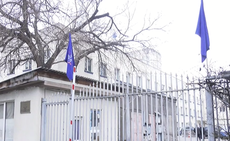პროფკავშირებში გამგეობის სხდომა მიმდინარეობს - შენობაში მხოლოდ "ლაბორის" ხელმძღვანელი შეუშვეს