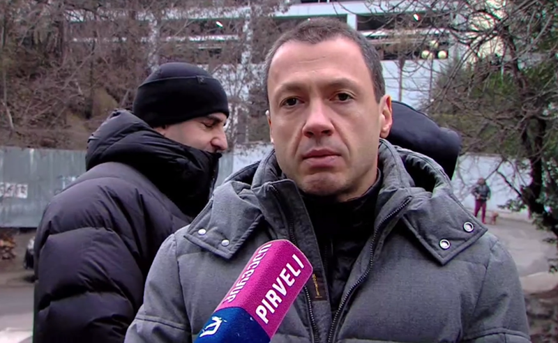 "აქ ჩემი ფასეულობების და თავისუფლების დასაცავად ვდგავარ" - გიორგი ბაჩიაშვილი თამარ მეფის ხიდზეა
