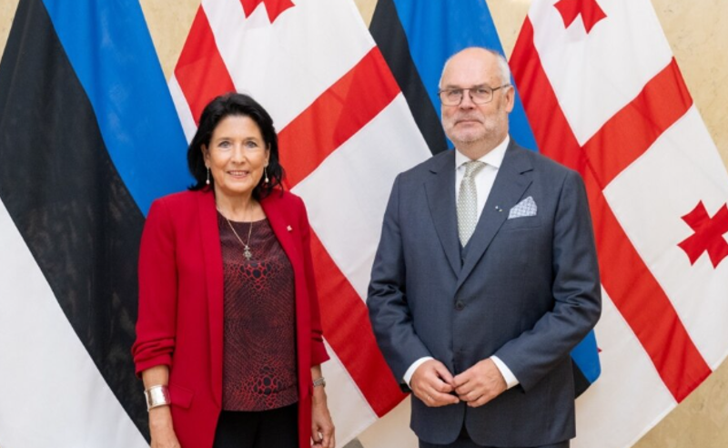 ესტონეთის პრეზიდენტის საქართველოს პრეზიდენტს, სალომე ზურაბიშვილს ესაუბრა 