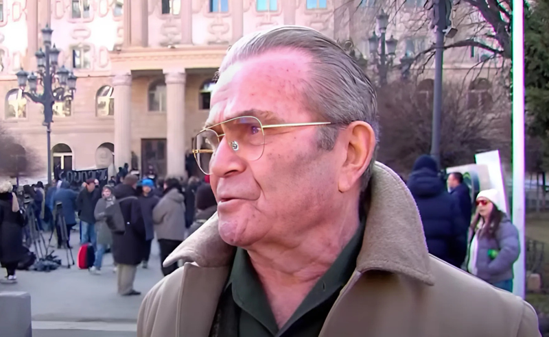 ახალგაზრდებს ღუპავენ - თემურ ჭყონია სინდისის პატიმრების მხარდამჭერ აქციაზე მივიდა