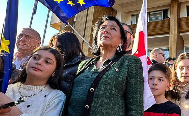  პრეზიდენტი: გუშინ სრულად უდანაშაულო ადამიანების სასამართლო იყო, ეს მოსამართლემაც იცის