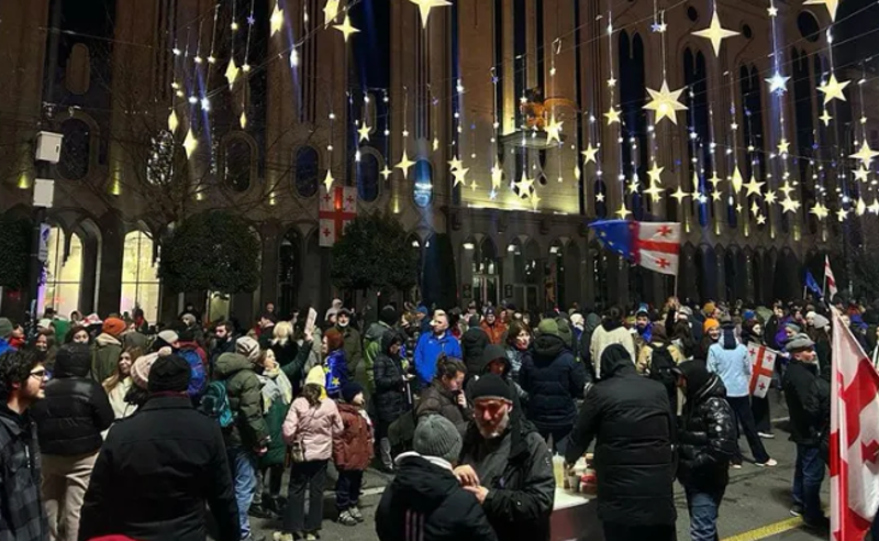 საქართველოს მოქალაქეები კვლავ ქუჩაში დგანან - რუსთაველის გამზირი გადაიკეტა