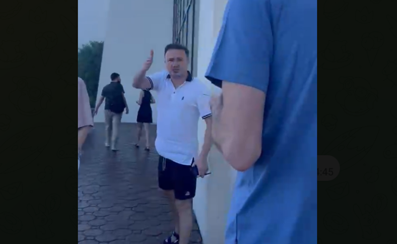 აბუ დაბიში დასასვენებლად მყოფ ირაკლი ზარქუას "მოღალატე" და "სამშობლოს გამყიდველი" ეძახეს