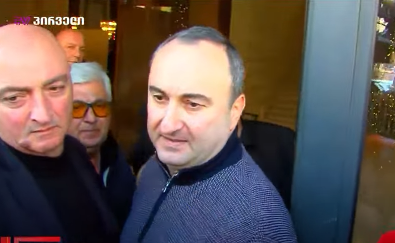 "ცოტა რომ დაწყნარდებით, გამოვალ" - რესტორან "ბაბილოში" ლევან მურუსიძე გამოჩნდა 
