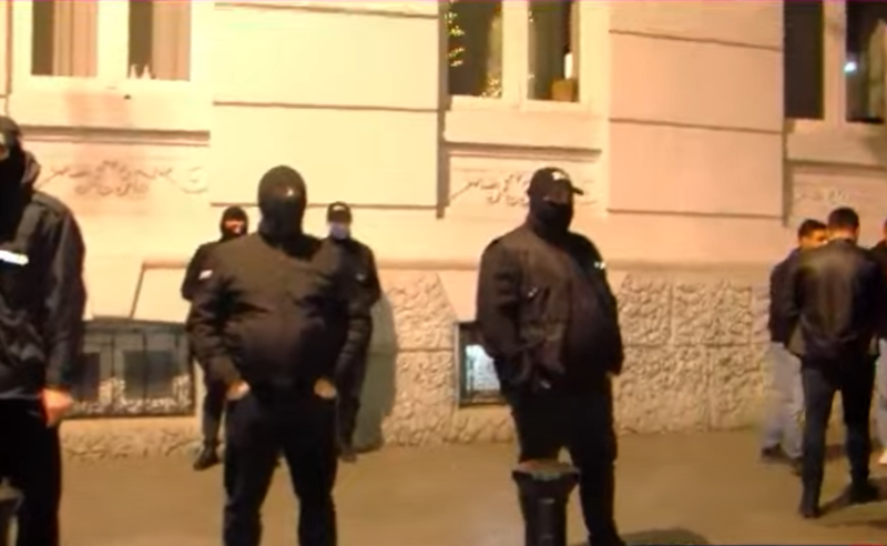გუშინდელი დაკავებების შემდეგ ბათუმში დღესაც პროტესტია - ადგილზე პოლიცია და სპეცრაზმი მოაბილიზეს