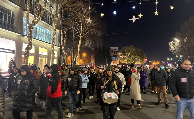 "სოლიდარობა ლაშა გაბიტაშვილს" -  მოქალაქეების მსვლელობა თბილისში 