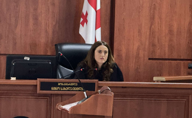 ვინ არის და რა ინფორმაცია იძებნება მოსამართლე ნინო სახელაშვილზე, რომელმაც ჟურნალისტს პატიმრობა შეუფარდა
