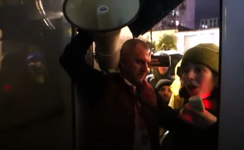 "ვითხოვთ ეთერს!" - ხმაური აჭარის საზოგადოებრივ მაუწყებელთან