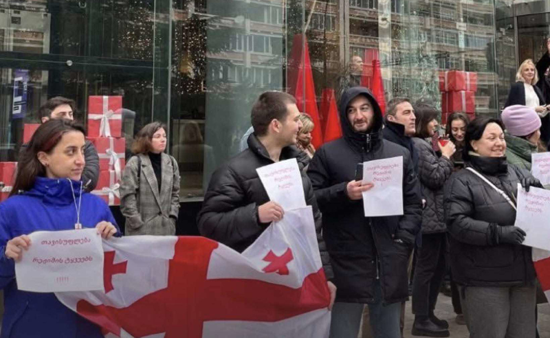 Gürcüstanda ümumi tətilə elan edildi: Yeni seçkilər və azadlıq tələbi