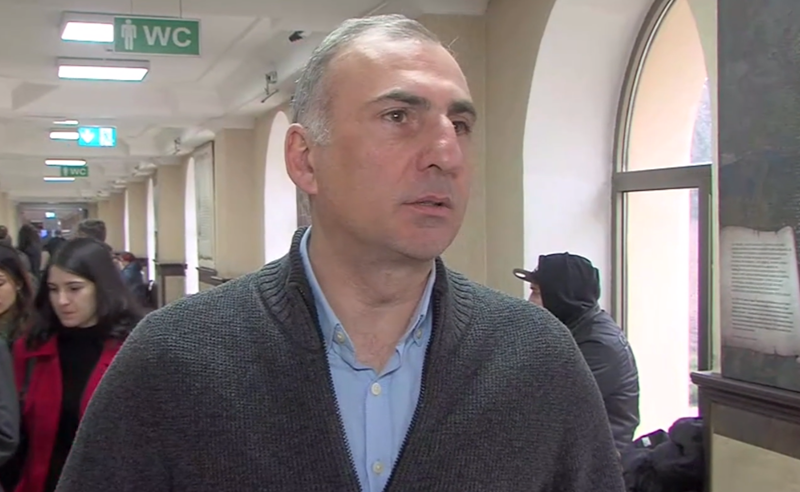 სასამართლოში ალეკო ელისაშვილის საქმის განხილვა მიმდინარეობს