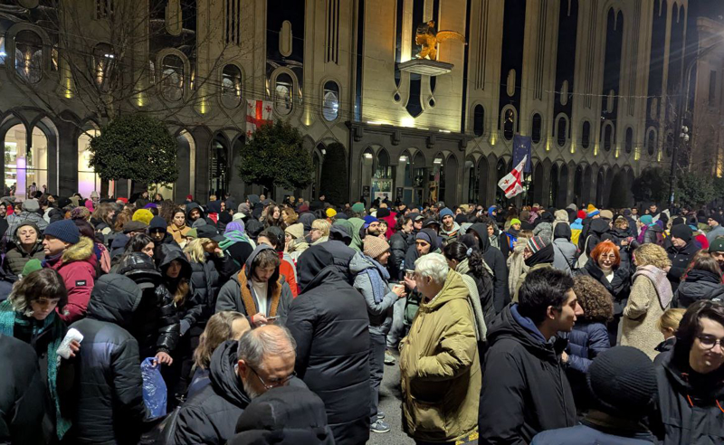 პროტესტის 62 დღე - რუსთაველის გამზირი ისევ მოქალაქეების შეკრების ეპიცენტრია