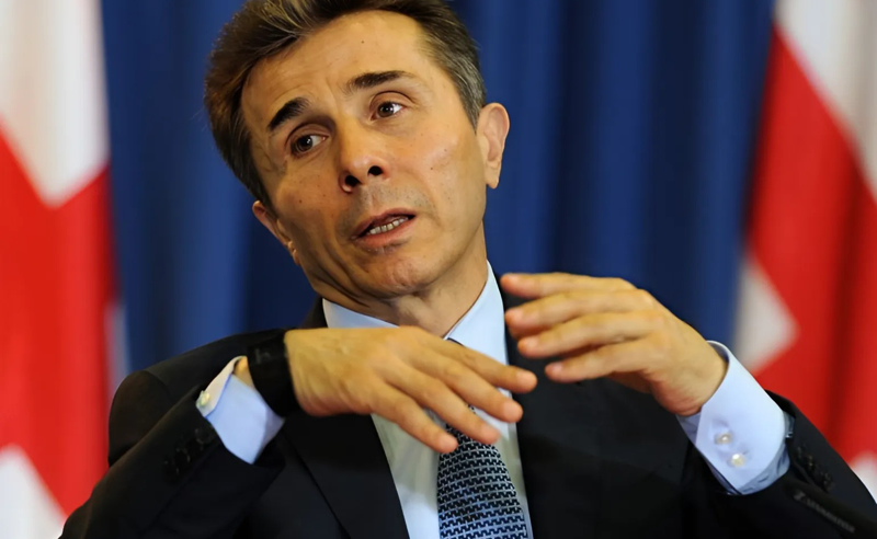 "ხანდაზმული ოლიგარქი" - რა მიზეზით ამბობს  უარს ივანიშვილი სასამართლოში მისვლაზე