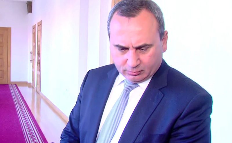 "გინდათ, ხარებასთან დამაპირისპიროთ?!" - ივანიშვილის ყოფილი მცველი გდდ-ის შეფზე დასმულ კითხვას არ პასუხობს
