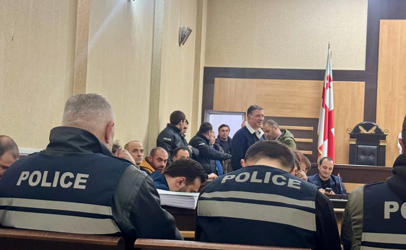 საქალაქოში 8 პირის გაერთიანებული სასამართლო პროცესი მიმდინარეობს