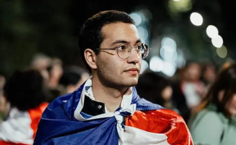 ზვიად ცეცხლაძის დედა პოლიციელ დგებუაძის დედას მიმართავს: ნეტავ, არ გრცხვენია?!