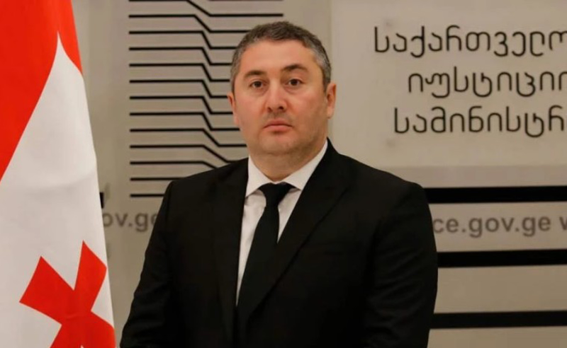 იუსტიციის მინისტრის მოადგილემ, ერეკლე ღვინიანიძემ თანამდებობა დატოვა