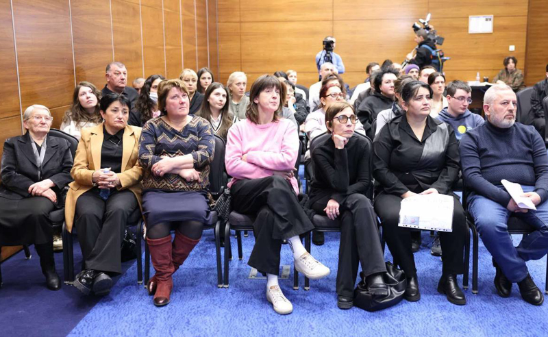 სინდისის პატიმრების მშობლები ზურაბიშვილთან მივიდნენ - რა აქვთ სათქმელი