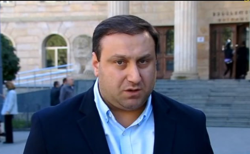 “ოლიგარქის ხარკის ქვითარი“ - ლაშა ფარულავა ერთ დღეში ორჯერ დააჯარიმეს