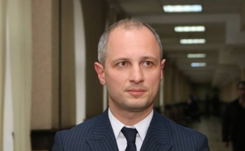 მოსამართლე ზვიად ცეკვავამ გიორგი კონდახაშვილი 500 ლარით დააჯარიმა 