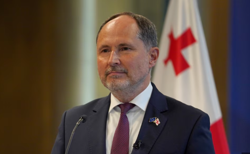რეჟიმის დემარში ევროკავშირის ელჩს - "ოცნება" ჰერჩინსკის დიპლომატიური რეაგირებით ემუქრება