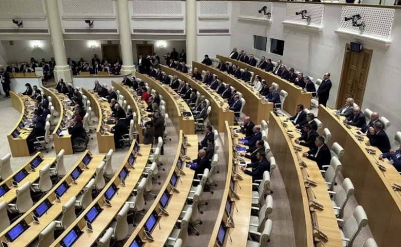 რუსეთიდან კოპირებული კიდევ ერთი რეპრესიული კანონი - რეჟიმი ერთკაციან მმართველობს ოფიციალურად აკანონებს