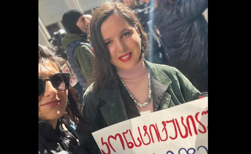 SOS! დამირეკეს პოლიციიდან, მამათქვენის სახელზე 3 გადაუფორმებელი იარაღი ფიქსირდება და თქვენ ხომ არ გაქვთ სახლშიო. მამა 2002 წელს გარდაიცვალა - ჟურნალისტი
