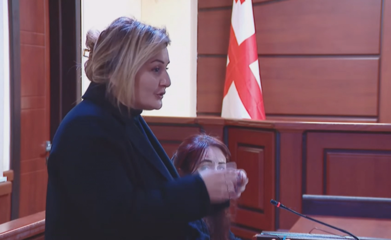 კორონავირუსით გარდაცვლილი ფეხბურთელის საქმე - ბრალდებული ექიმის ჩვენება სასამართლოზე