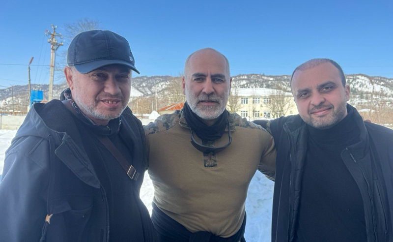 "ძლიერი საქართველოს" ცნობით, კოალიციის ლიდერები სტიქიის ზონაში გარე სამყაროს მოწყვეტილ სოფლებს ეხმარებიან