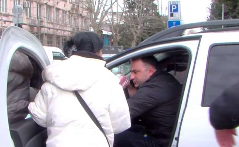 მზია ამაღლობელის საქმე - ბათუმის სასამართლოში დასანქცირებული პოლიციელი მივიდა 