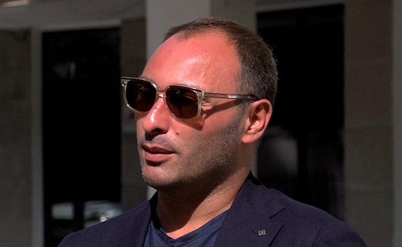"ბოლო დღეებია ჩემს ტელეფონში შევნიშნე უჩვეულო აქტივობები... დადგინდა, რომ ტელეფონი უწყვეტ რეჟიმში დაკვირვების ქვეშაა" - ჩიკვაიძე