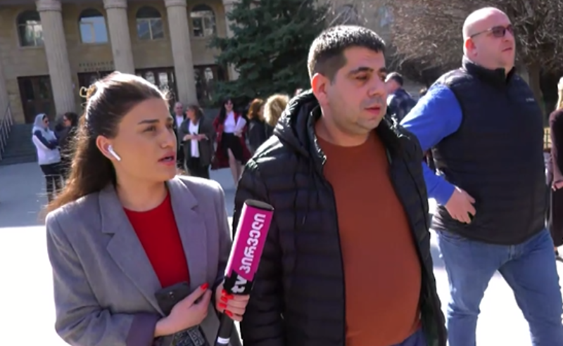სასამართლოზე მიყვანილი მოწმე პოლიციელი ვერ ამბობს, სად დააკავეს აქტივისტი გიორგი მინდაძე