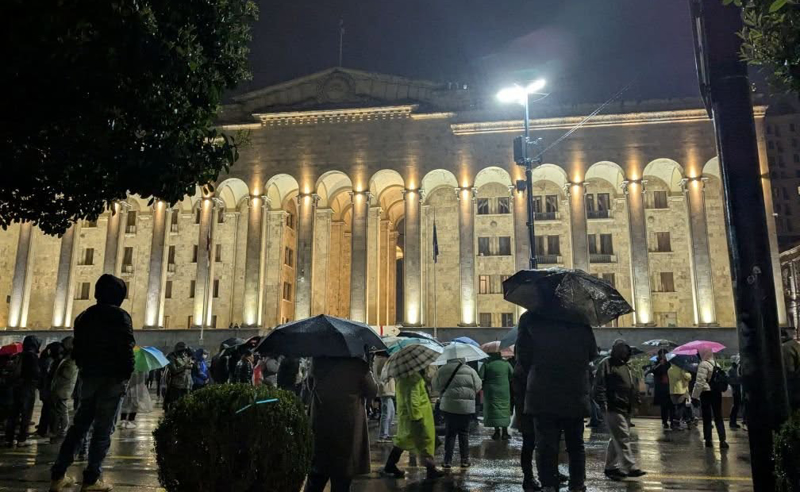 "დროა": მატჩამდე ერთი საათით ადრე, პოლიციამ არ დაგვადგმევინა ეკრანი პარლამენტის მიმდებარე ტერიტორიაზე