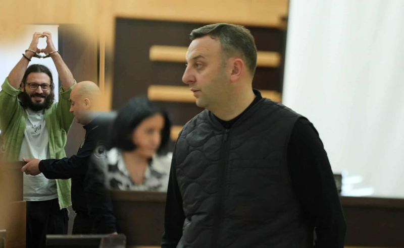 სასამართლოში გამოიკითხა შსს-ს მაღალჩინოსანი, რომელმაც, სავარაუდოდ, სხვიტარიძის მიმართ გაუპატიურების მუქარა მოისმინა